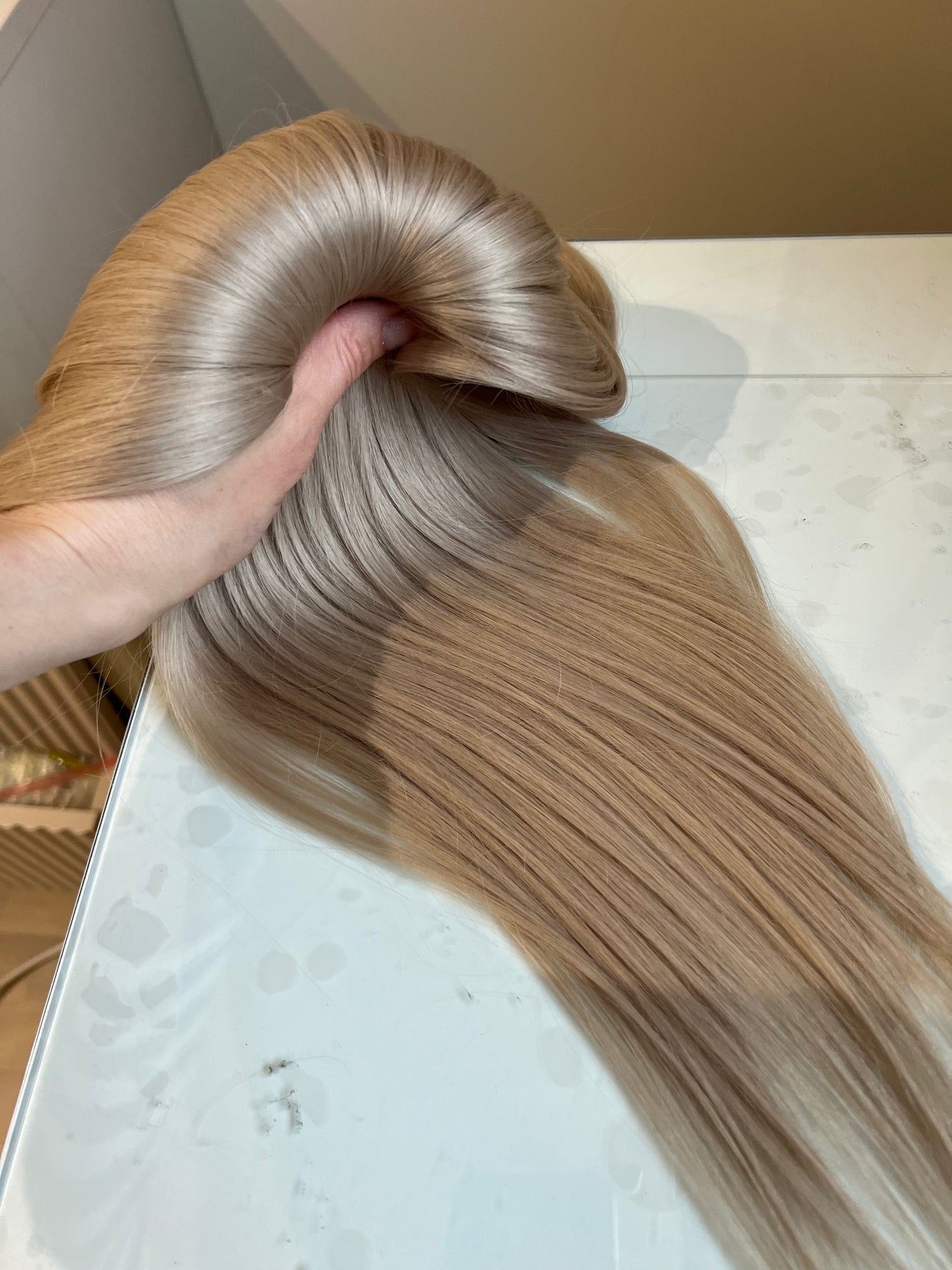 Włosy doczepiane 103 g 55 cm Kolor neutralno-popielaty blond