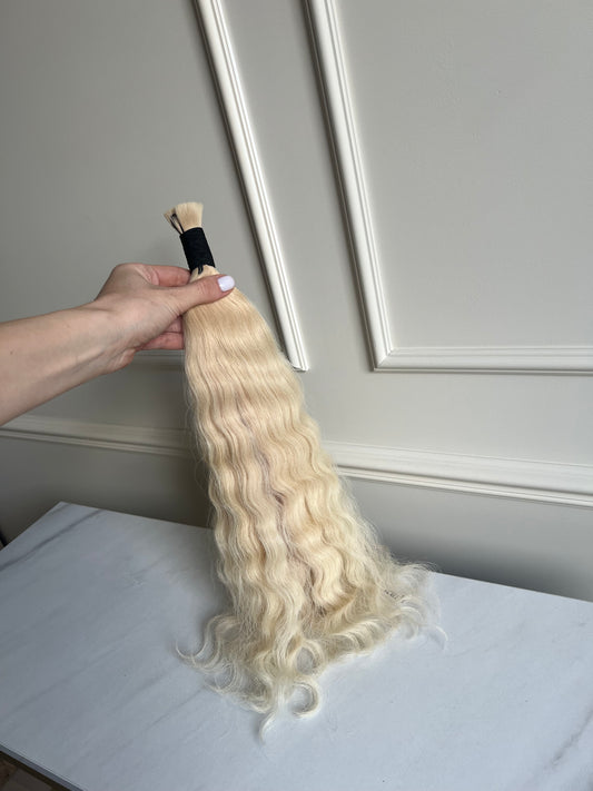 Włosy słowiańskie w kitce 110g 47cm Jasny Blond falowane