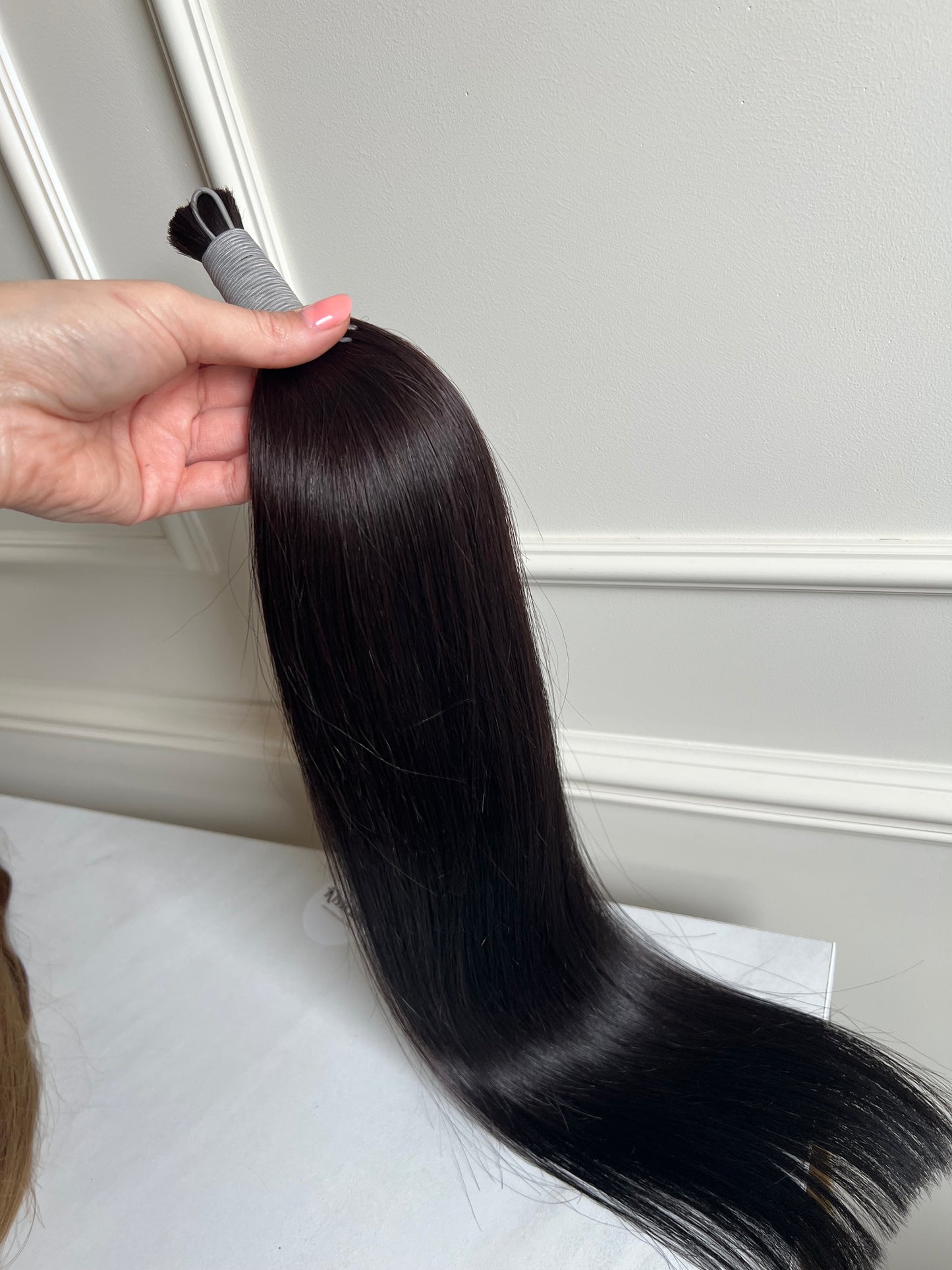 Włosy naturalne słowiańskie do przedłużania cięte z jednej głowy 56cm 95g Bardzo ciemny brąz 1B