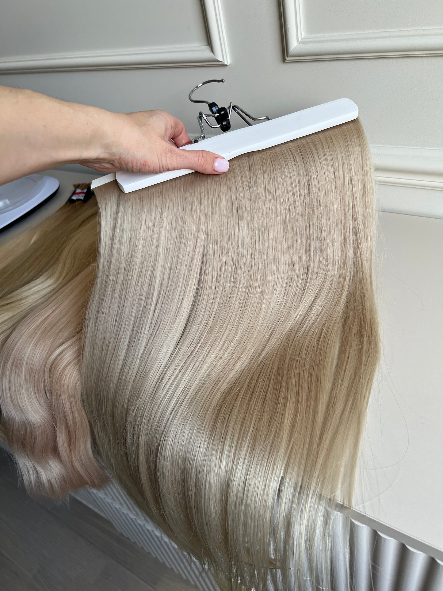 Włosy doczepiane 103 g 55 cm Kolor neutralno-popielaty blond