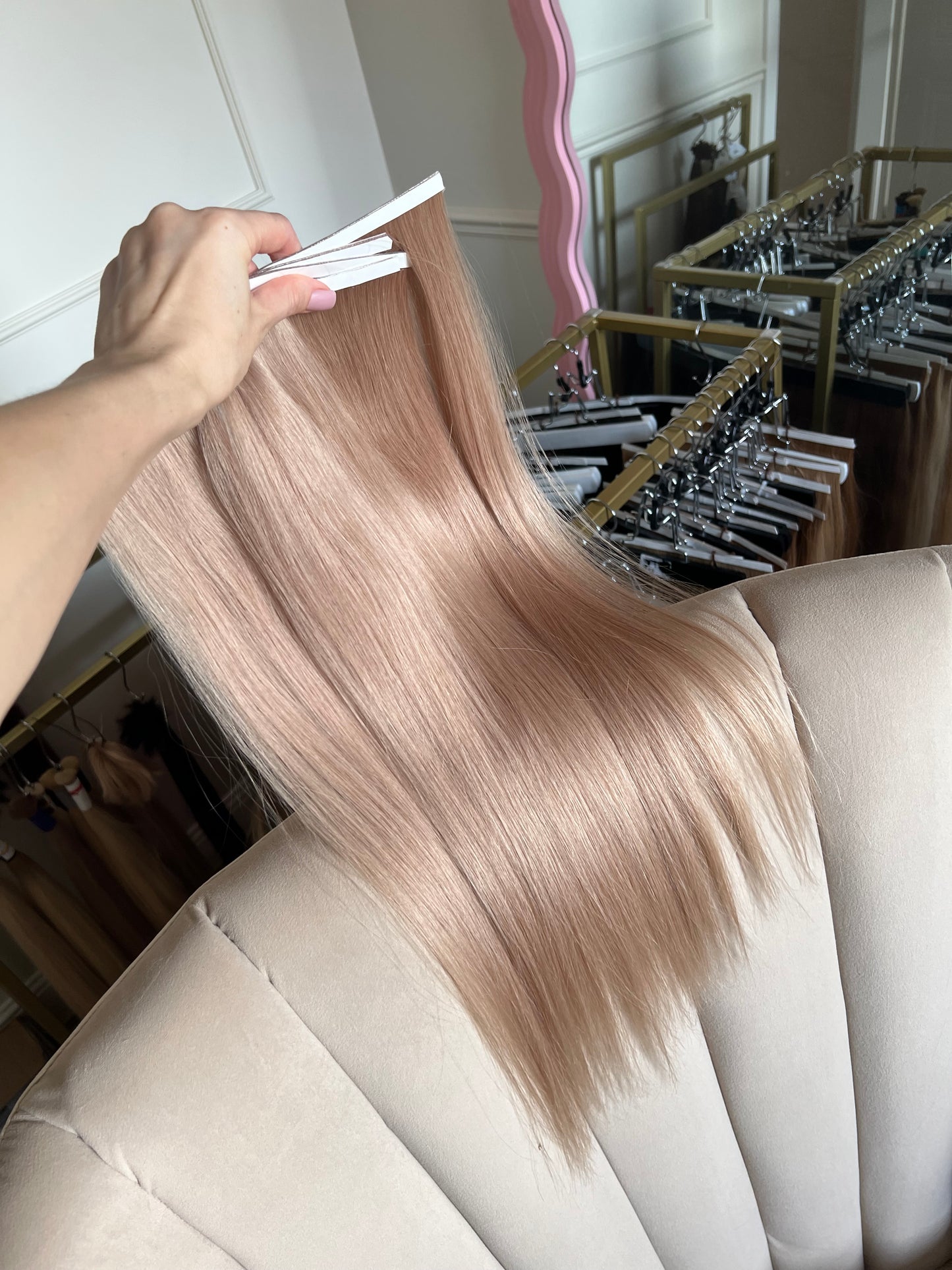 Pudrowy Blond #18 – Słowiańskie Włosy Doczepiane Bio Taśma 100 g 55 cm