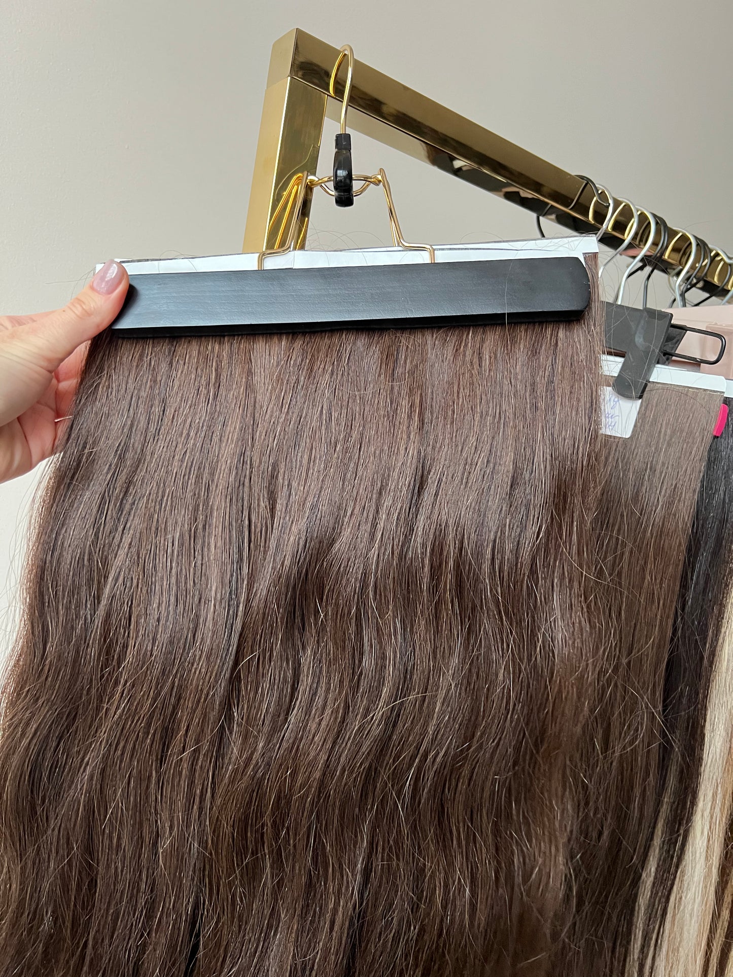 Włosy Słowiańskie ciemny brąz 61 cm 195 g wide weft tape hair extensions